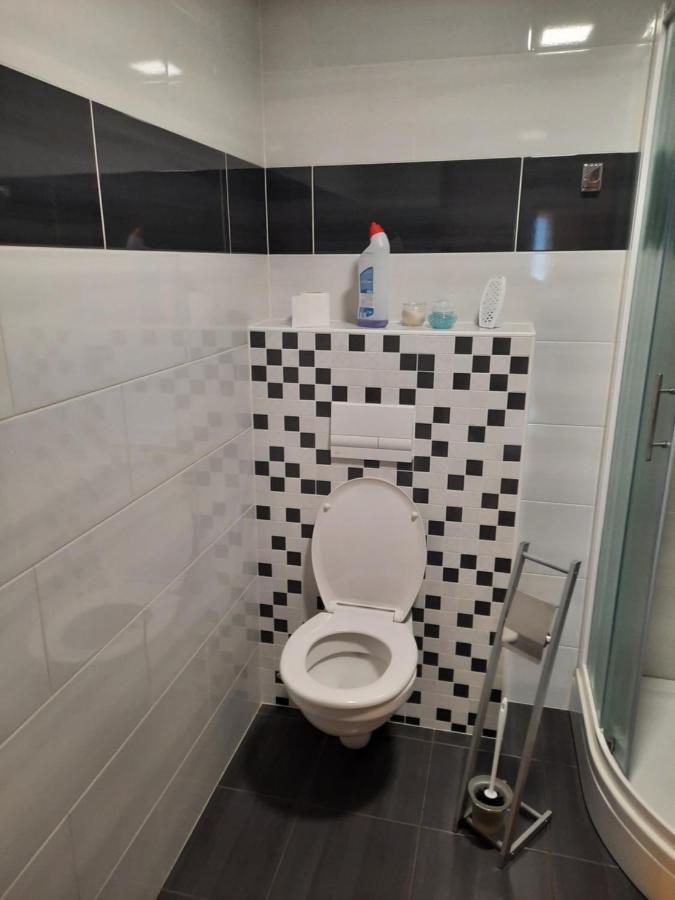 Apartamento Sobe Tanja Podbrdo Exterior foto